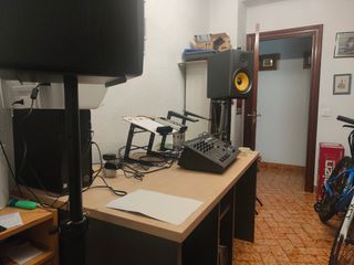2 Monitores Dj Behringer B1031A 