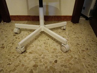 Silla de escritorio verde y blanca
