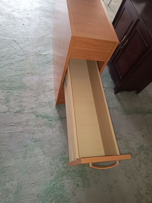 Mueble cajonero.