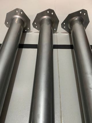 Patas regulables para mesa metálicas.