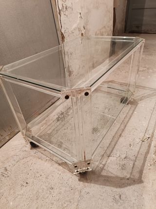 Mesita auxiliar de cristal con ruedas