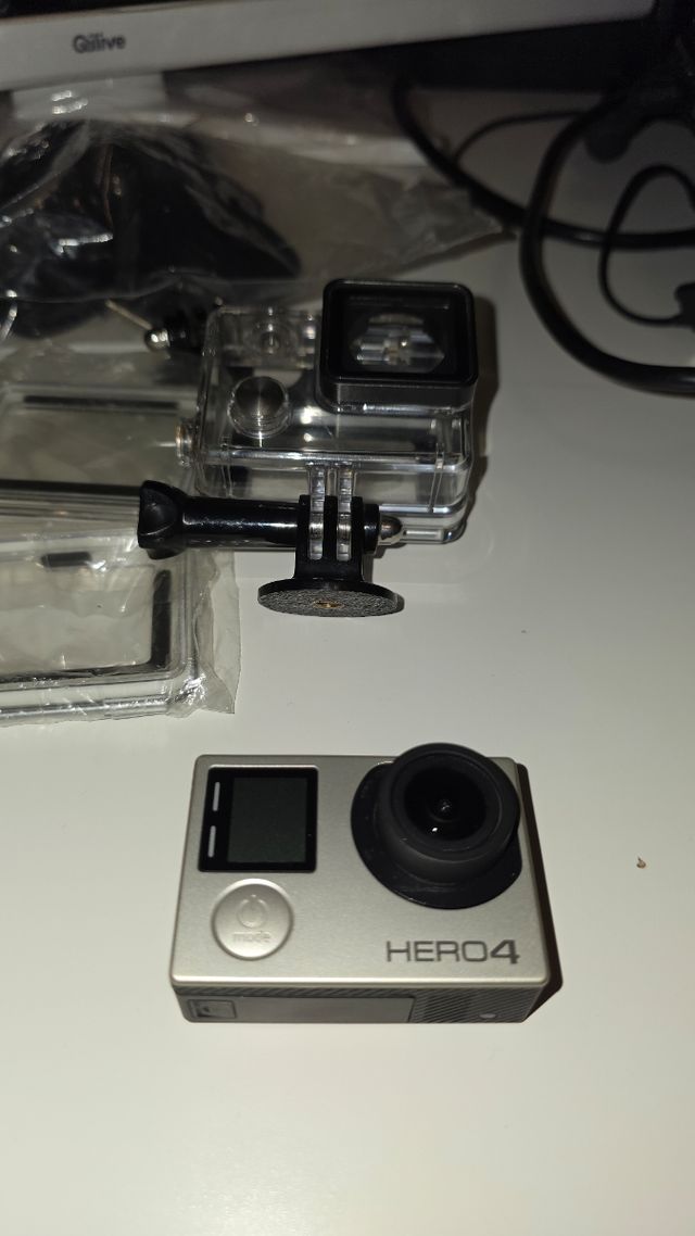 GoPro Hero 4 Silver con Accesorios