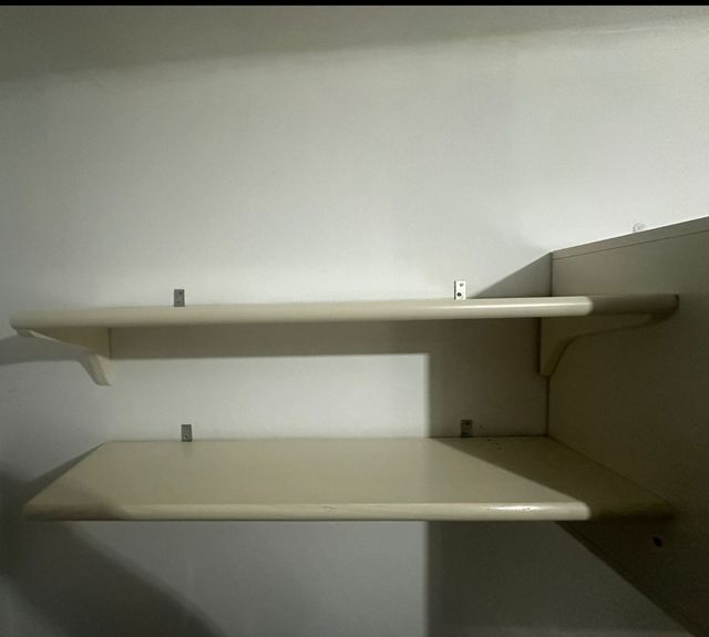 Mesita cajonera + 3 Estanterías