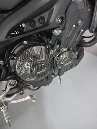 Yamaha MT-09 con muelles ohlins