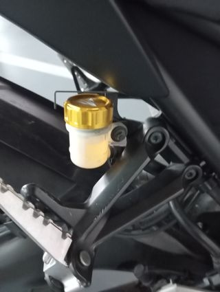 Yamaha MT-09 con muelles ohlins