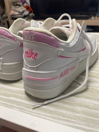Nike Air Force 1 Blancas y Rosas