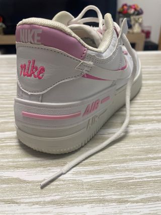 Nike Air Force 1 Blancas y Rosas