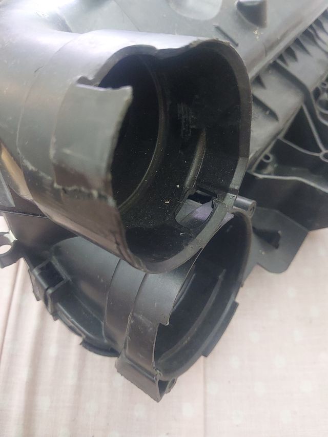 Filtro de aire Peugeot 208, 308 ref:81067R 01