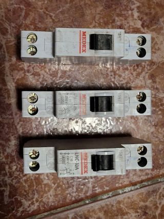 Lote 3 Interruptores Automáticos Medex 10A