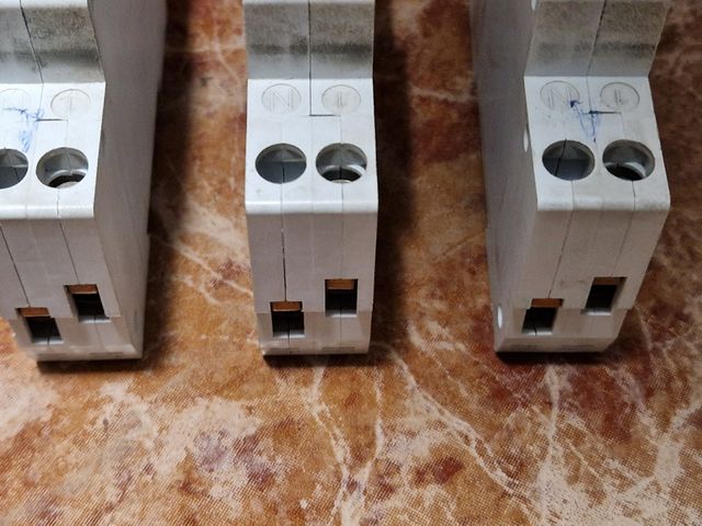 Lote 3 Interruptores Automáticos Medex 10A