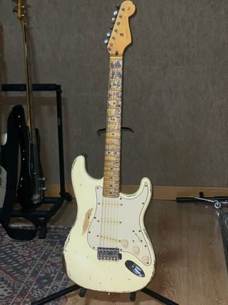 Fender Stratocaster 90s (Relic)
