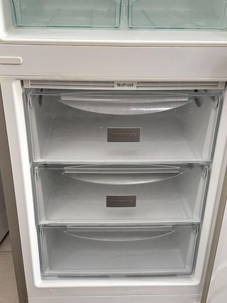 FRIGORIFICO COMBI NO FROST MARCA LIEBHERR EN INOX 