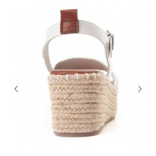 Sandalias de piel blancas talla 40. 