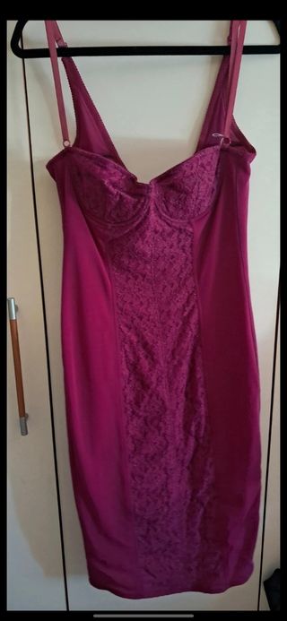 Abito fucsia con pizzo