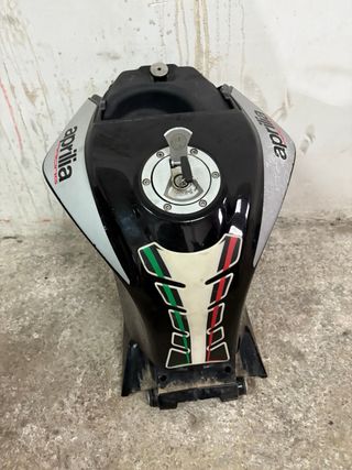 Depósito Aprilia RS4