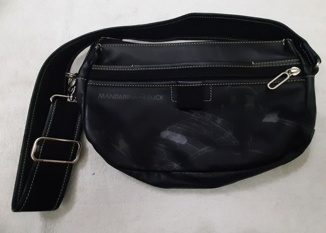 Bolso bandolera Mandarina Duck negro