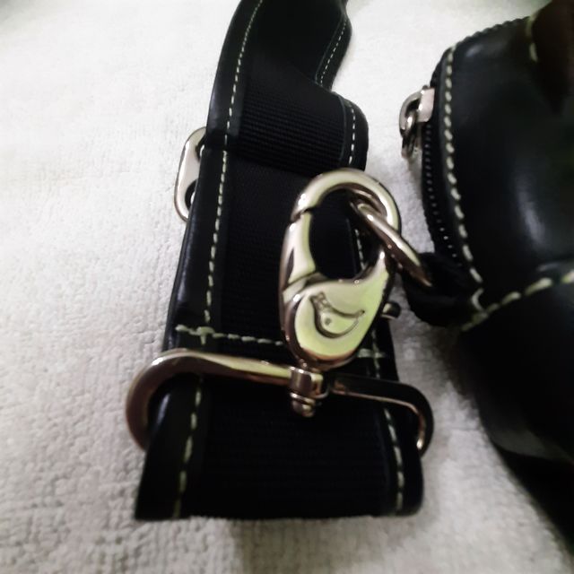 Bolso bandolera Mandarina Duck negro