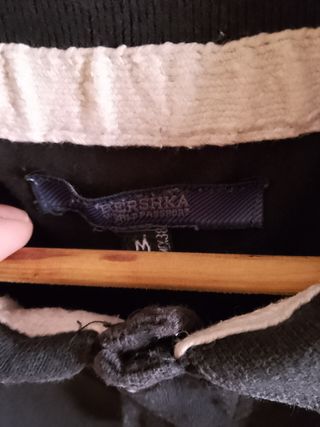 Camiseta Polo Bershka Talla M para hombre.