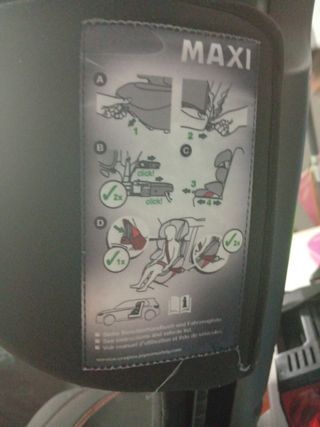 Silla de coche infantil negra con isofix