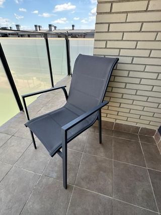 Mesa de vidrio con 4 sillas