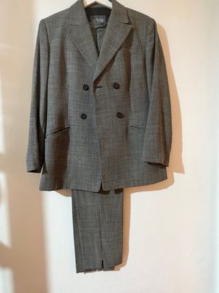 Tailleur Revedi grigio giacca e pantaloni