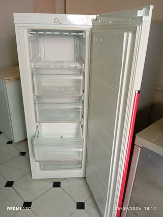 Congelador vertical Coca-Cola