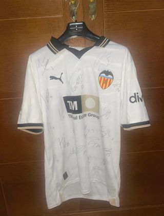 Camiseta Valencia CF firmada Talla L