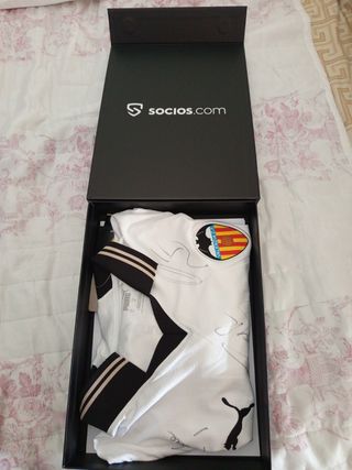 Camiseta Valencia CF firmada Talla L 
