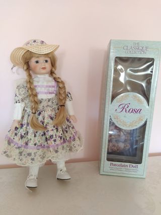 Muñeca de Porcelana Rosa Colección Classique