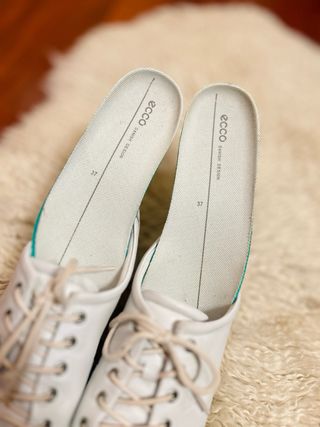 Zapatos de mujer blancos Ecco(37)