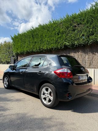 Toyota Auris 2010