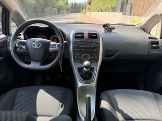 Toyota Auris 2010