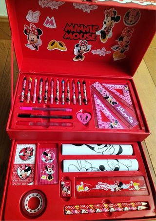 Maletín Minnie Mouse con material de dibujo