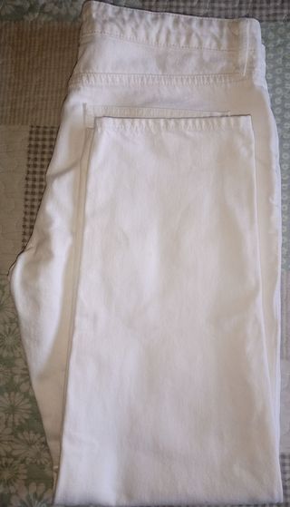 Pantalón vaquero blanco Zara mujer