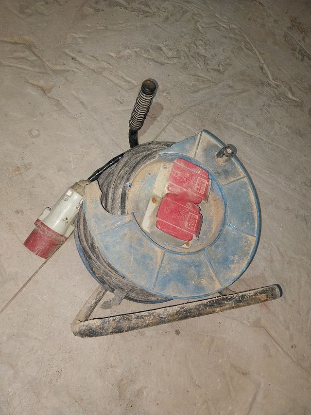 Prolongador trifásico enrollacables