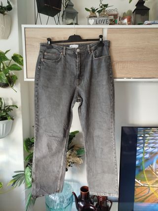 Pantalón vaquero recto gris Zara