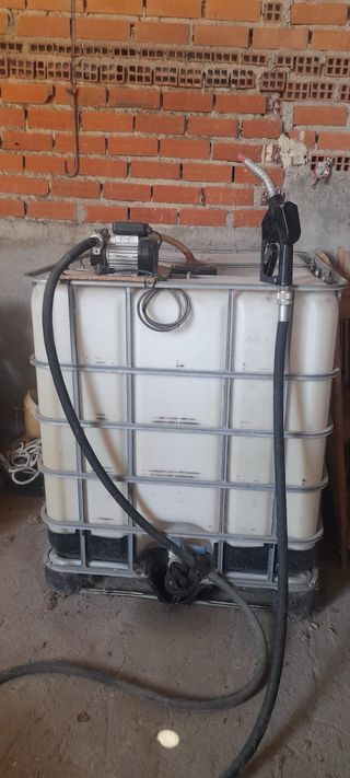 Depósito gasoil con bomba y pistola