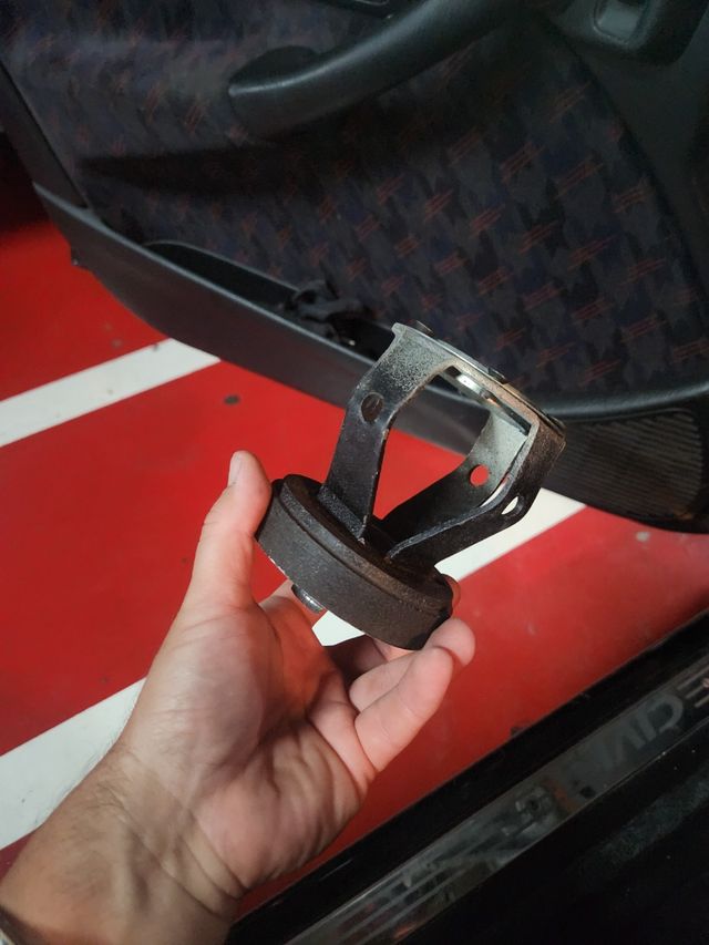 Adaptador Piña Volante Momo L 8014