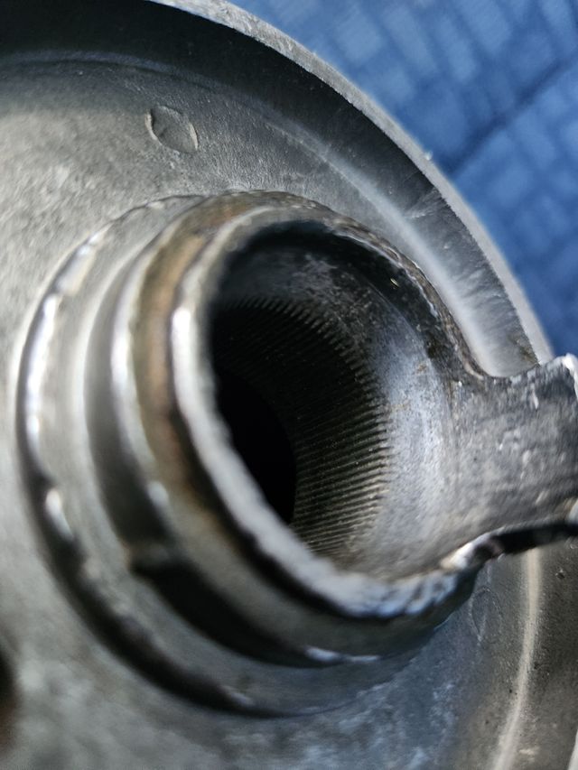 Adaptador Piña Volante Momo L 8014