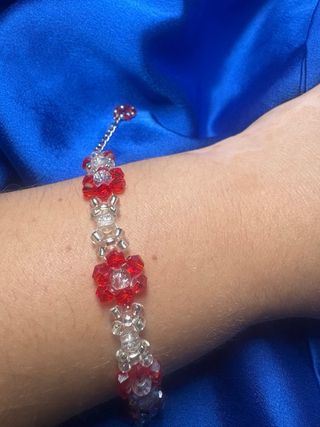 Braccialetto perline vetro fiore rosso