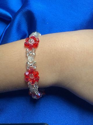 Braccialetto perline vetro fiore rosso