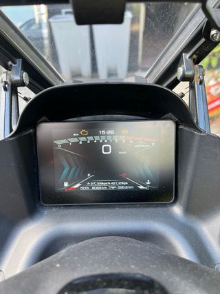 Moto Azul Oscuro con Baúl