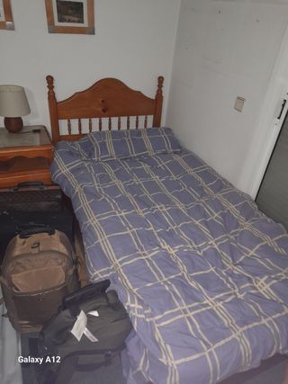 Cómoda de madera con 5 cajones