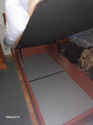 Cómoda de madera con 5 cajones