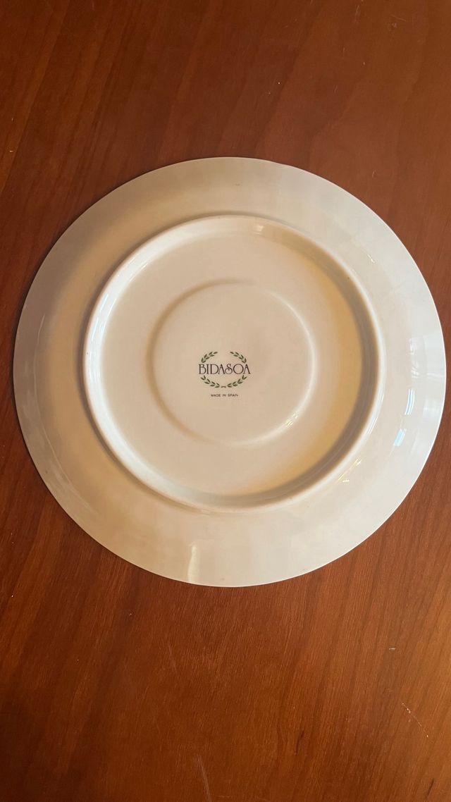 2 Platos de porcelana Bidasoa