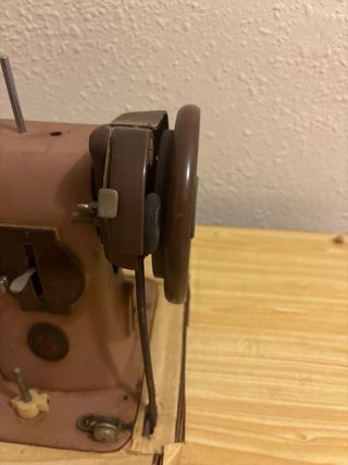 Máquina de coser SINGER antigua