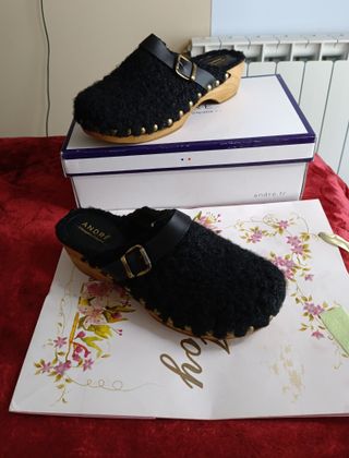 Zuecos negros talla 38