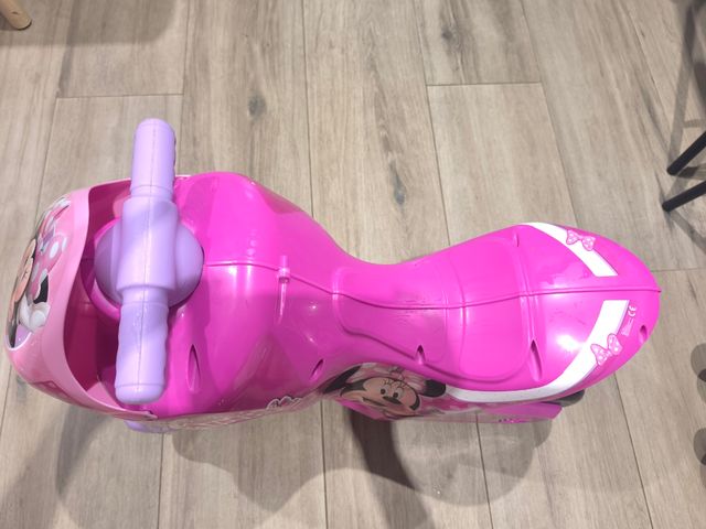 Moto Correpasillos Minnie Mouse