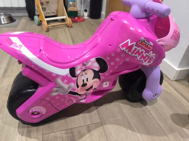 Moto Correpasillos Minnie Mouse