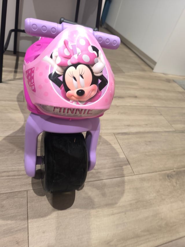 Moto Correpasillos Minnie Mouse